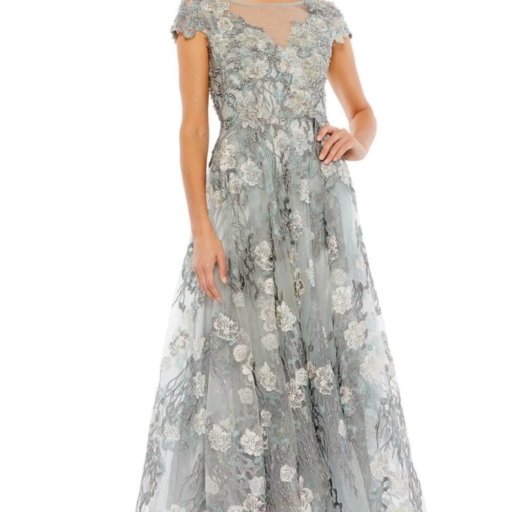 NWT Mac Duggal style # 20294 Size 8